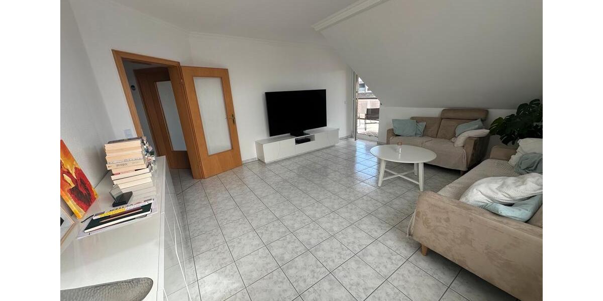 Dachgeschoßwohnung Versmold - 3 Zimmer, 76 m&sup2;, 900&euro; | Angebot:26338828