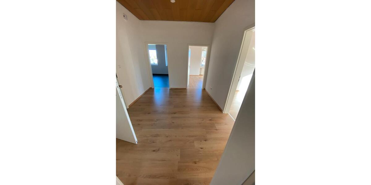 Etagenwohnung Versmold - 3 Zimmer, 84 m&sup2;, 880&euro; | Angebot:25317746