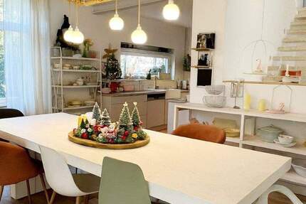 Zu Fuß zum Weihnachtsmarkt - solides EFH in der Stadt 5 zimmer