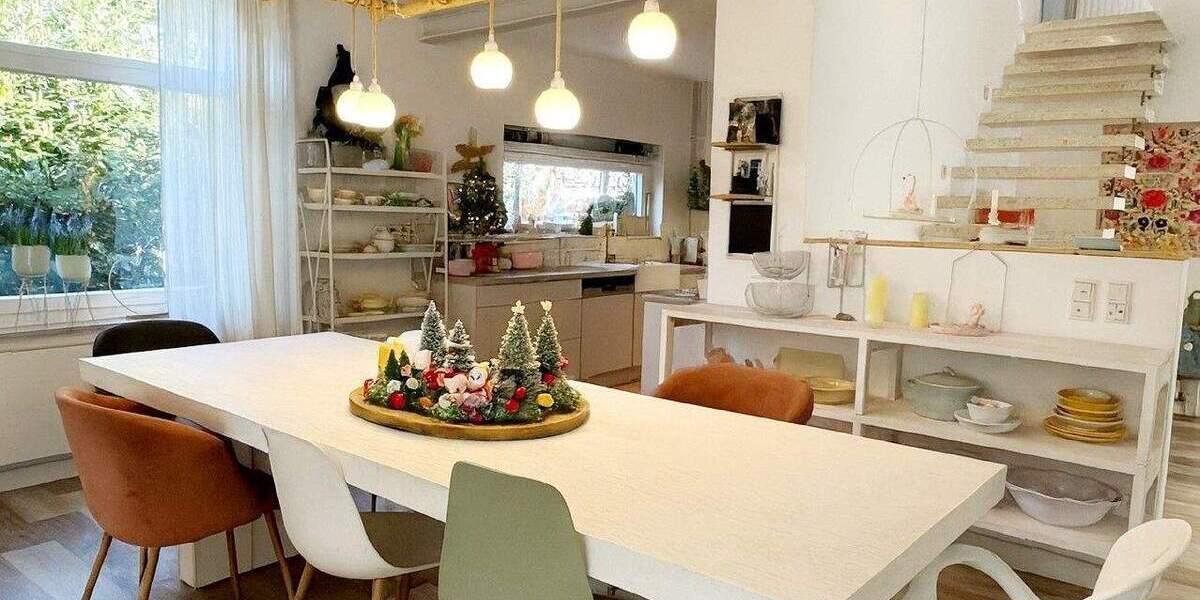 Zu Fuß zum Weihnachtsmarkt - solides EFH in der Stadt 5 zimmer