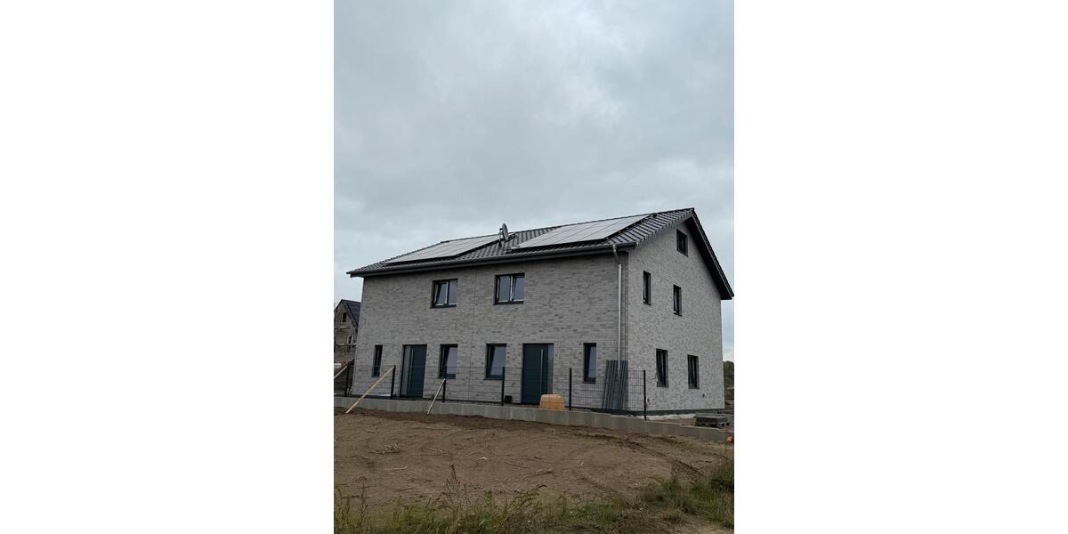 Moderne Neubau-Doppelhaushälfte-Erstbezug ab 01.02 oder 01.03.26 5 zimmer