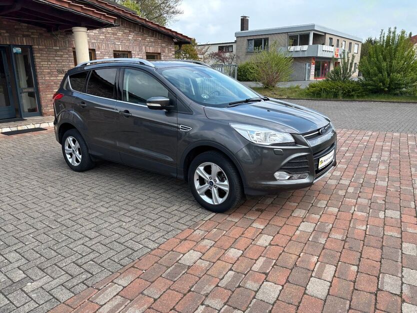 Ford Kuga 119.800 km 9.390 € Versmold 33775
