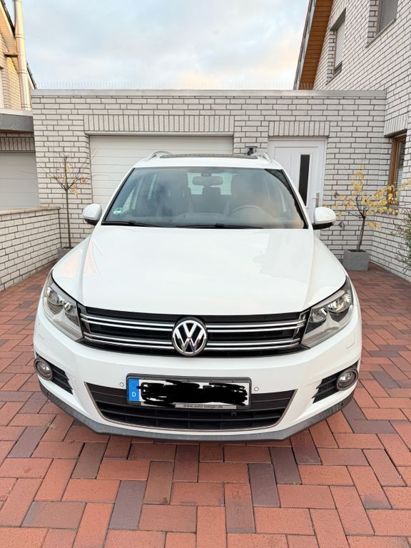 VW Tiguan 129.569 km 10.199 € Versmold 33775