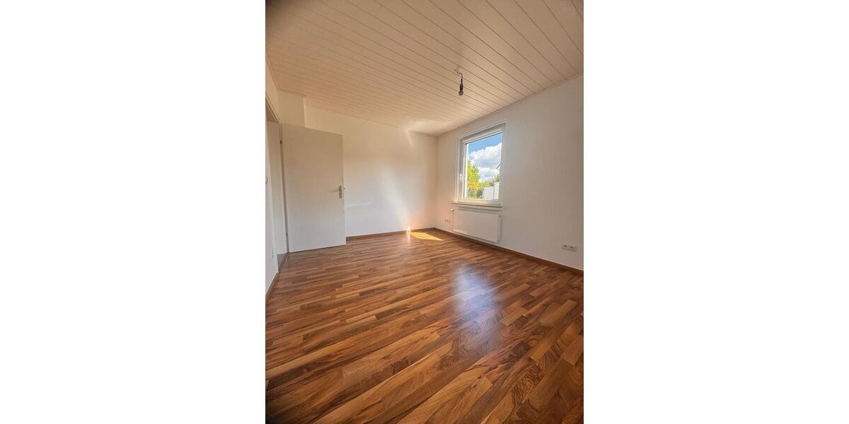 Erdgeschoßwohnung Wallenhorst - 3.5 Zimmer, 120 m&sup2;, 1.250&euro; | Angebot:26645754