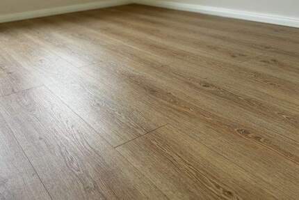 Erstbezug, helle 3 Zimmer-ETW mit Loggia, Fußbodenheizung, 95 qm Wfl. 122 qm Grundfläche 3 zimmer