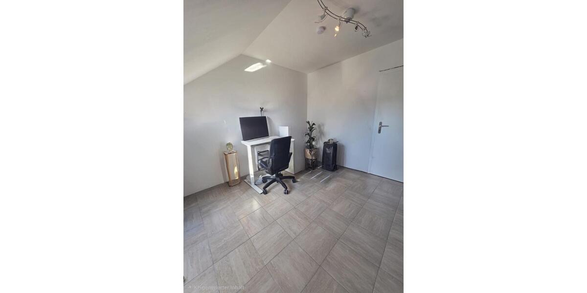 Dachgeschoßwohnung Lotte - 4 Zimmer, 106 m&sup2;, 1.300&euro; | Angebot:26286333