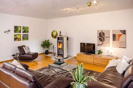 Haus Lotte - 11 Zimmer, 350 m&sup2;, 595.000&euro; | Angebot:24789589