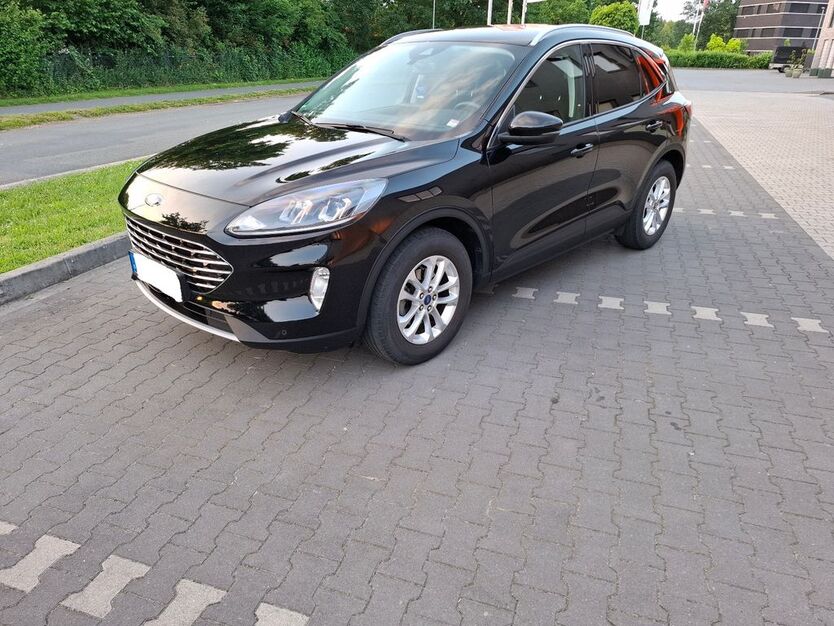 Ford Kuga 42.588 km 22.599 € Ibbenbüren 49479