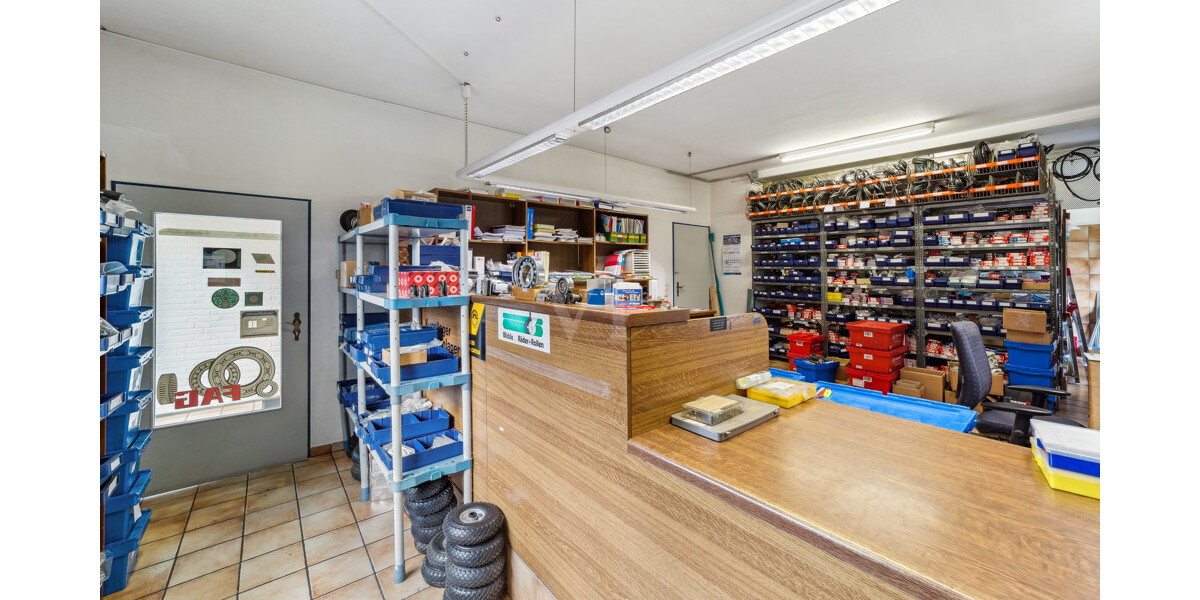 Funktionaler Gewerbekomplex in zentraler Lage - ideale Investitionsoption. zimmer