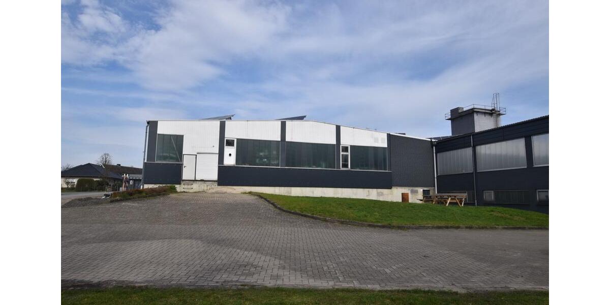 KFZ Schrauberhalle Lager Halle 175qm Hebebühne möglich zimmer