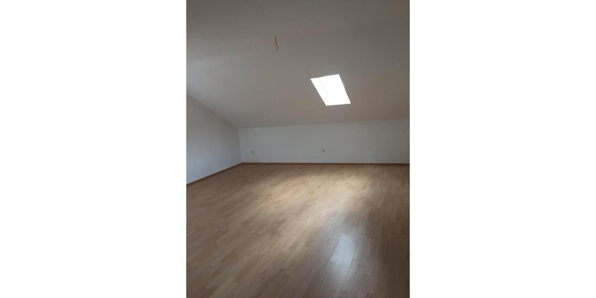 Dachgeschoßwohnung Ibbenbüren Bockraden - 3 Zimmer, 71 m&sup2;, 190.000&euro; | Angebot:27081293