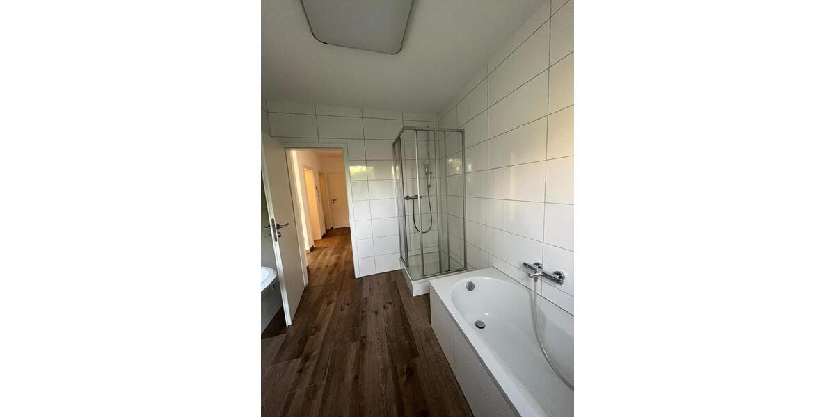 Erdgeschoßwohnung Ibbenbüren - 3 Zimmer, 90 m&sup2;, 1.099&euro; | Angebot:26462492
