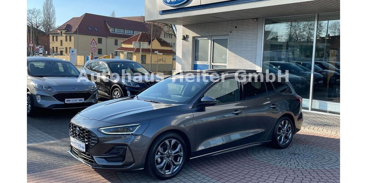 Ford Focus 18.250 km 22.890 &euro; Osnabrück 49090