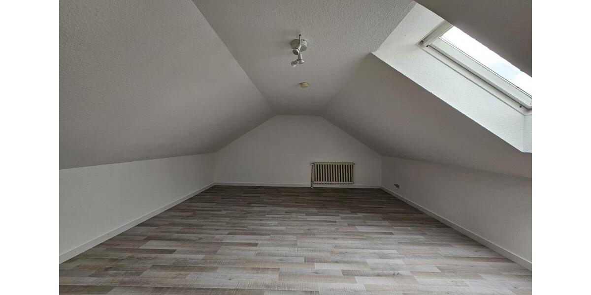 Dachgeschoßwohnung Georgsmarienhütte - 3 Zimmer, 100 m&sup2;, 868&euro; | Angebot:25999995