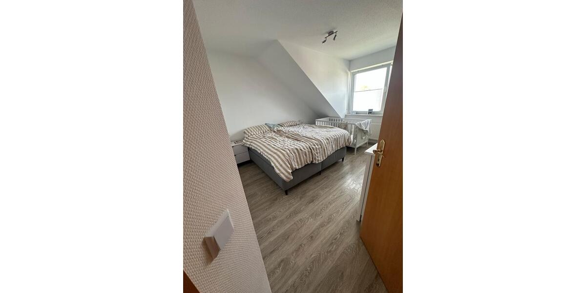 Dachgeschoßwohnung Versmold - 3 Zimmer, 76 m&sup2;, 900&euro; | Angebot:26338828