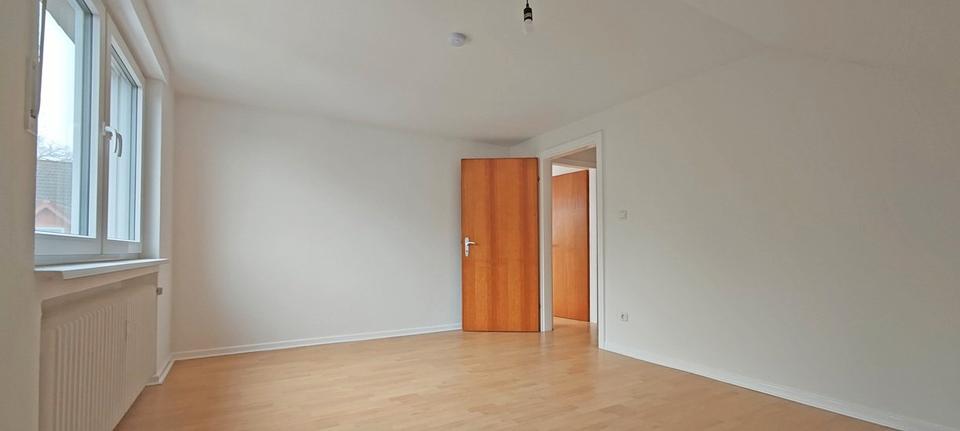 Dachgeschoßwohnung Westerkappeln - 3 Zimmer, 65 m&sup2;, 650&euro; | Angebot:26374800
