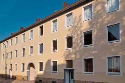 Frisch renovierte 2-Zimmer-Wohnung mit großer Küche frei!