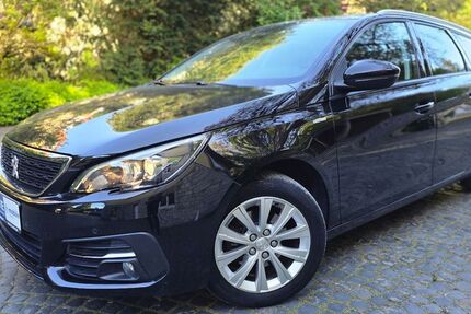 Peugeot 308 42.450 km 11.790 &euro; Borgholzhausen 33829