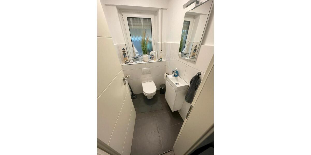 Einfamilienhaus Lotte - 8 Zimmer, 270 m&sup2;, 1.700&euro; | Angebot:25405566