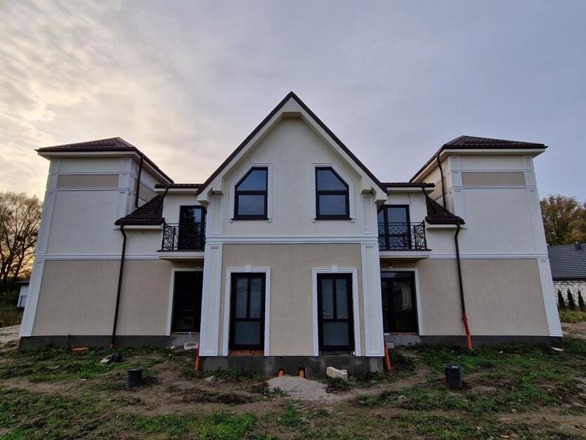 Zweifamilienhaus in KaliningradKaschtanovka 5km vom Selenogradsk
