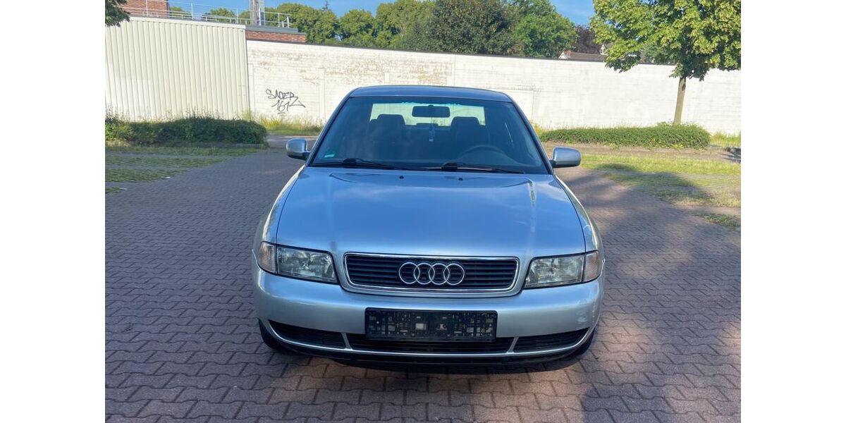Audi A4 182.000 km 2.950 &euro; Osnabrück 49088