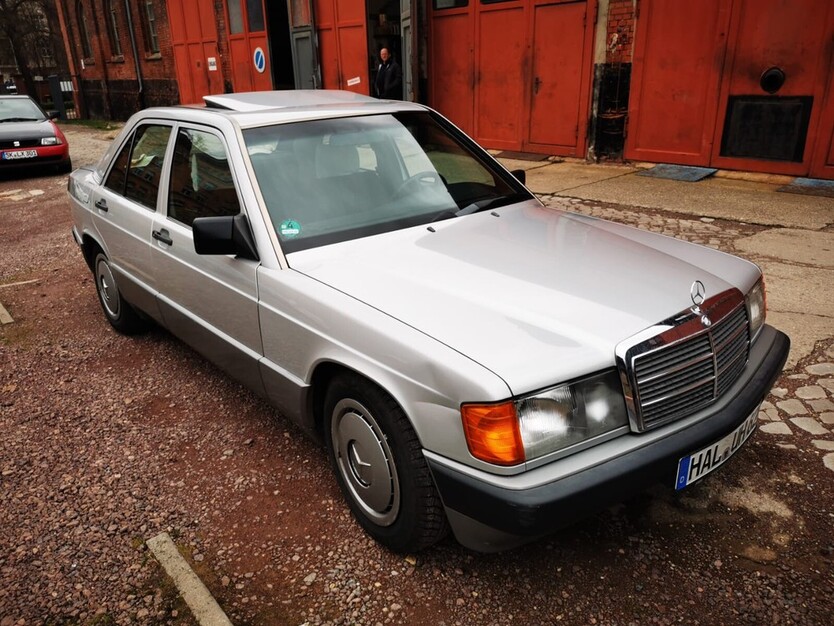 Mercedes-Benz 190 214.000 km 8.000 € Halle 33790