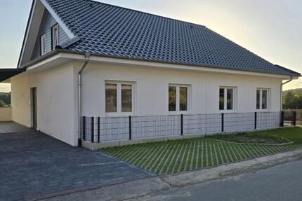 Moderne, großzügige Neubau-Doppelhaushälfte in Ostercappeln