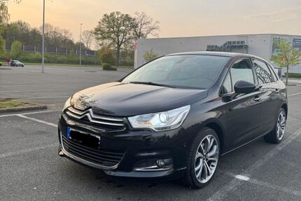 Citroen C4 182.000 km 7.300 &euro; lotte 49504