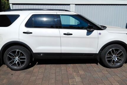 Ford Explorer 87.000 km 22.500 € Rödinghausen 32289