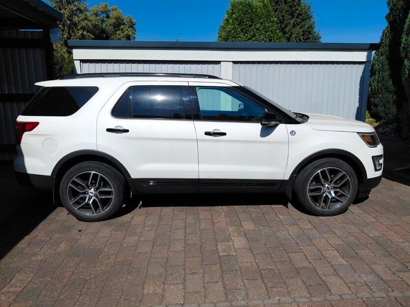 Ford Explorer 87.000 km 22.500 € Rödinghausen 32289