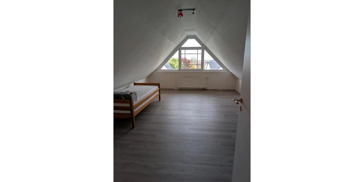Dachgeschoßwohnung Hilter am Teutoburger Wald - 4 Zimmer, 148 m&sup2;, 1.100&euro; | Angebot:24721373