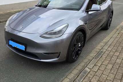 Tesla Model Y 2.000 km 51.000 &euro; Osnabrück 49086
