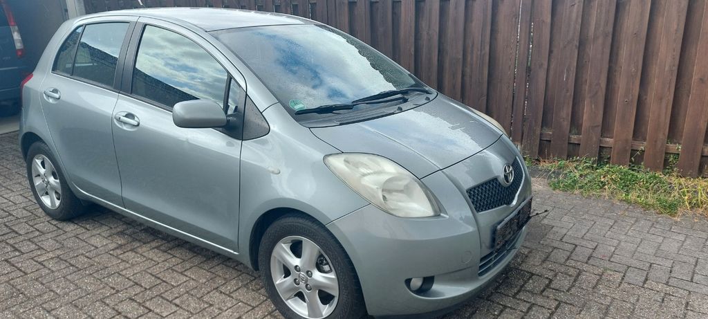 Toyota Yaris 155.000 km 2.990 &euro; Ibbenbüren 49477
