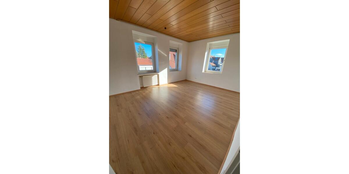 Etagenwohnung Versmold - 3 Zimmer, 84 m&sup2;, 880&euro; | Angebot:25317746