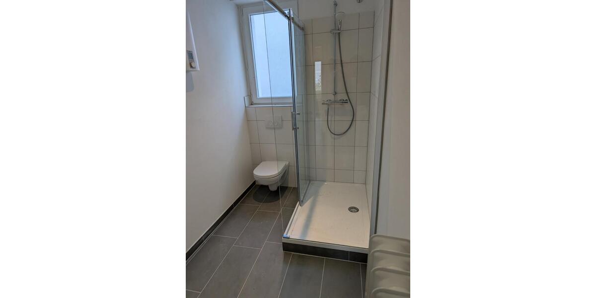 Renovierte 3ZKB 72m² - neue Einbauküche - 3er WG möglich 3 zimmer