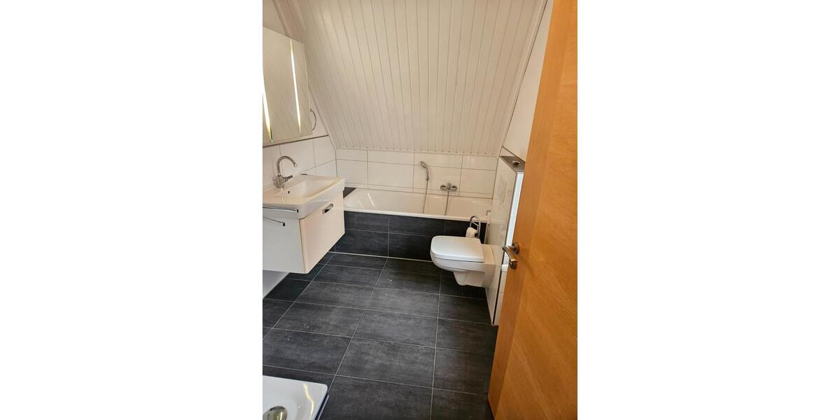 Dachgeschoßwohnung Georgsmarienhütte - 4 Zimmer, 108 m&sup2;, 1.075&euro; | Angebot:26648707