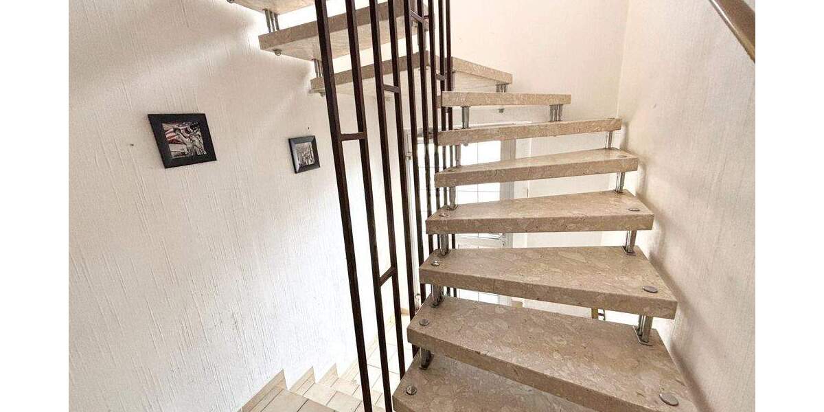 Doppelhaushälfte mit 2 Wohneinheiten in Osnabrück-Eversburg 9 zimmer