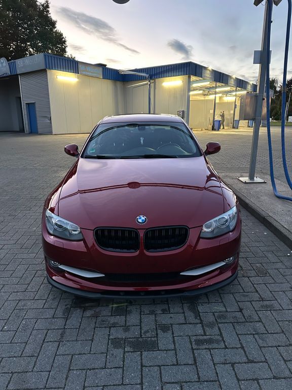 318