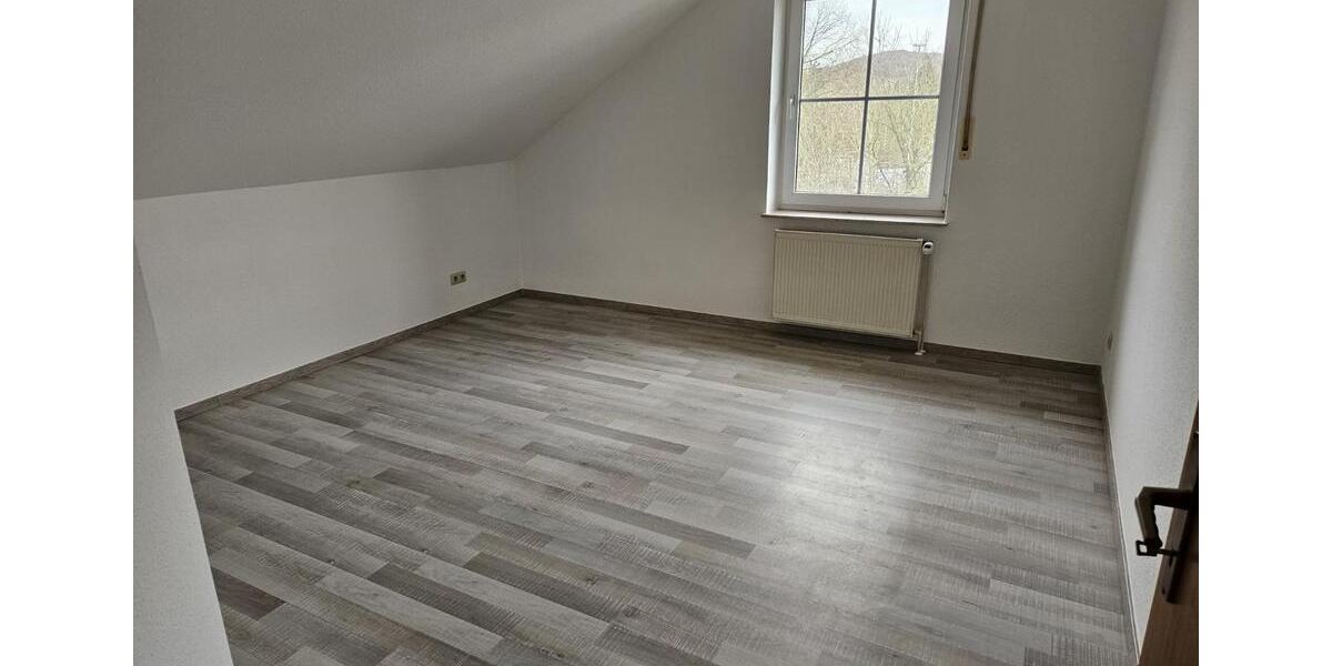 Dachgeschoßwohnung Georgsmarienhütte - 3 Zimmer, 100 m&sup2;, 868&euro; | Angebot:25999995