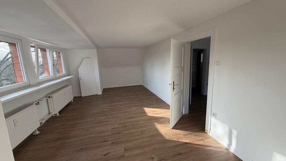 Dachgeschoßwohnung Osnabrück Hafen - 3 Zimmer, 86 m&sup2;, 945&euro; | Angebot:25365283