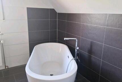 Haus Lotte - 8 Zimmer, 270 m&sup2;, 1.700&euro; | Angebot:25563059