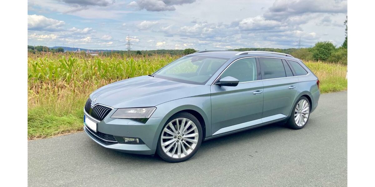 Skoda Superb 99.500 km 22.400 &euro; Osnabrück 49082