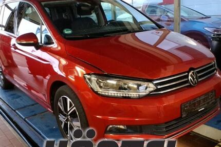 VW Touran 102.800 km 24.900 &euro; Osnabrück 49084