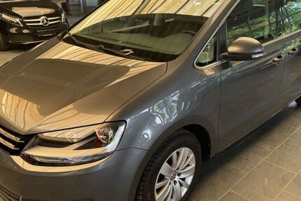 VW Sharan 104.600 km 22.999 € Versmold 33775