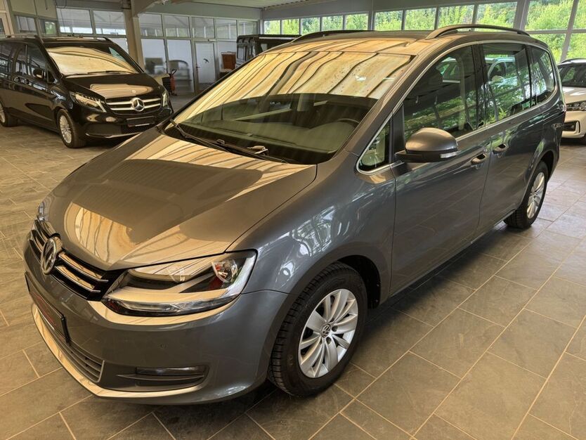 VW Sharan 104.600 km 22.999 € Versmold 33775