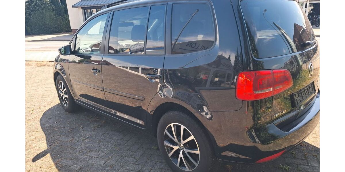 VW Touran 209.119 km 5.000 &euro; Versmold 33775