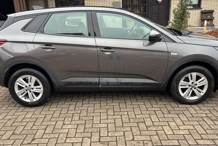 Opel Grandland (X) 42.258 km 17.790 € Voltlage 49599
