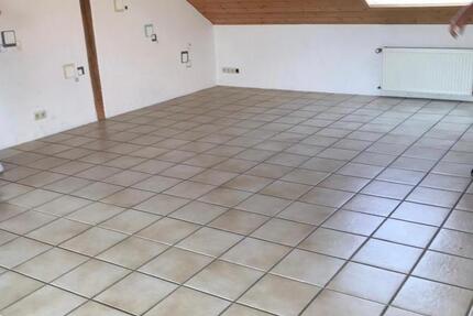 Helle Dachgeschosswohnung 2 zimmer