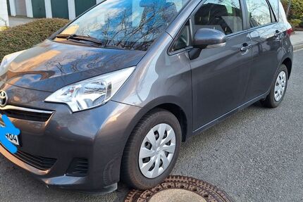 Toyota Verso-S 30.000 km 5.900 &euro; Osnabrück 49076