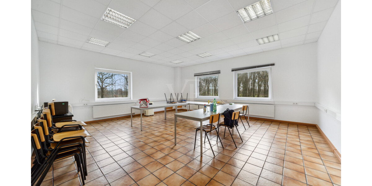 Funktionaler Gewerbekomplex in zentraler Lage - ideale Investitionsoption. zimmer